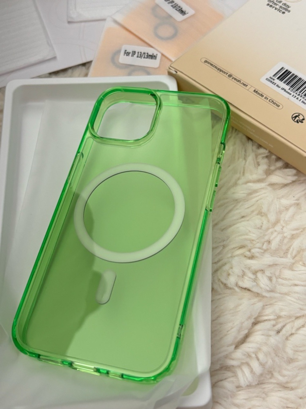 Apple Green MagSafe-Compatible Clear l iPhone Case-IPhone 13 - Picture 4 of 5